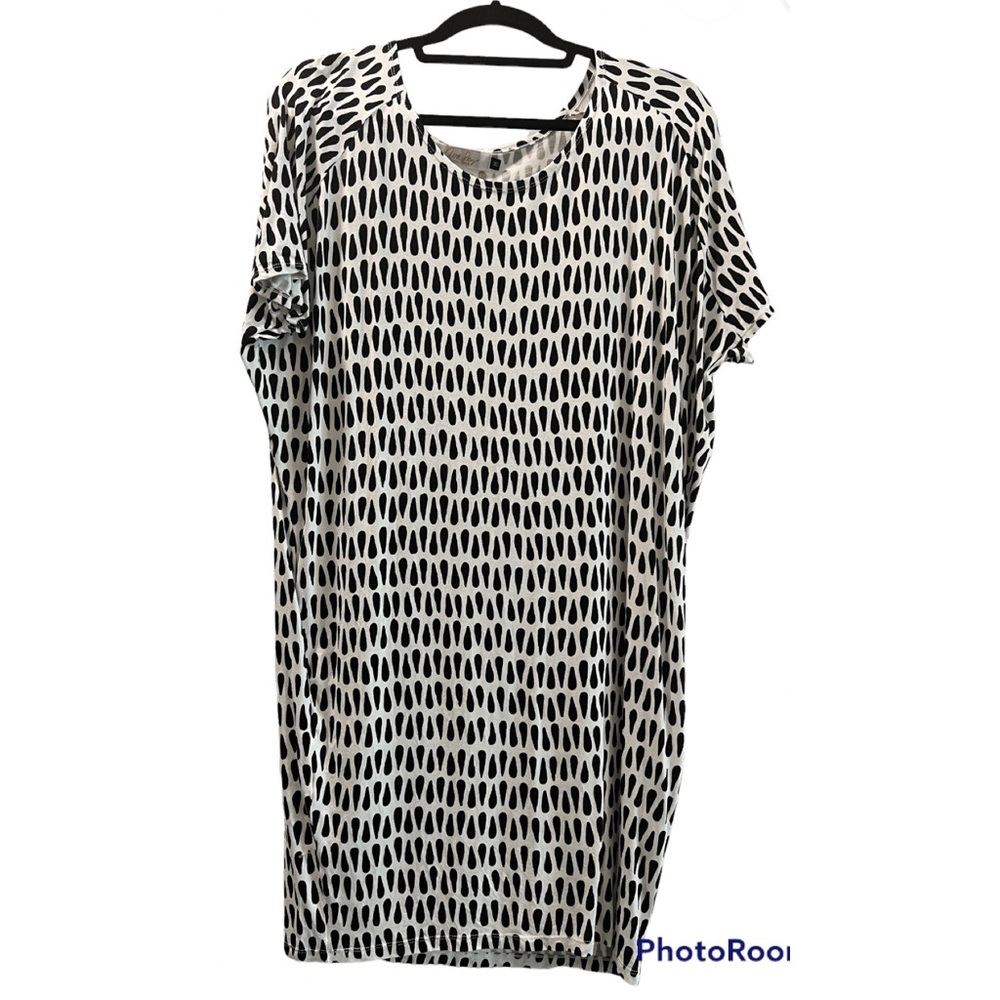 Ava Sky Fighting Eel Black & White Tunic Dress M
